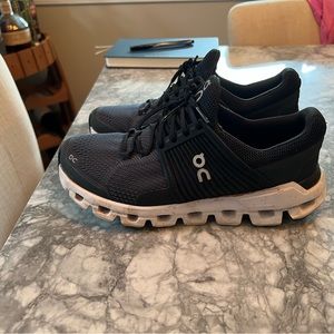 Women’s On Running shoes cloud swift black and white good condition